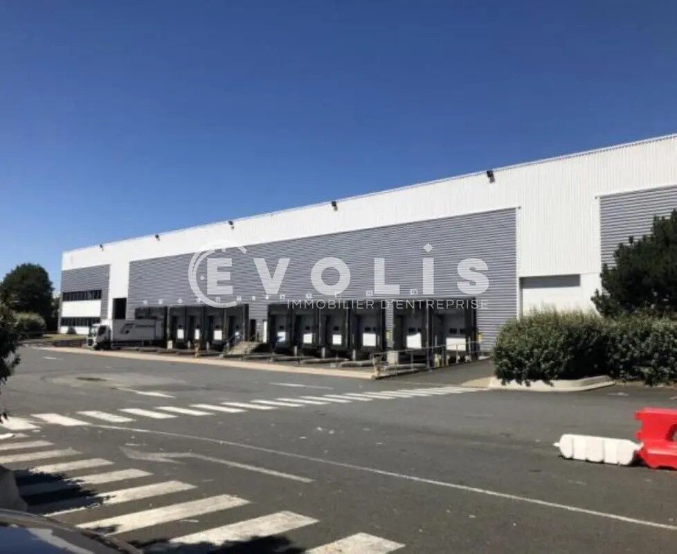 Office in Combs-la-Ville for lease Building Photo- Image 1 of 2