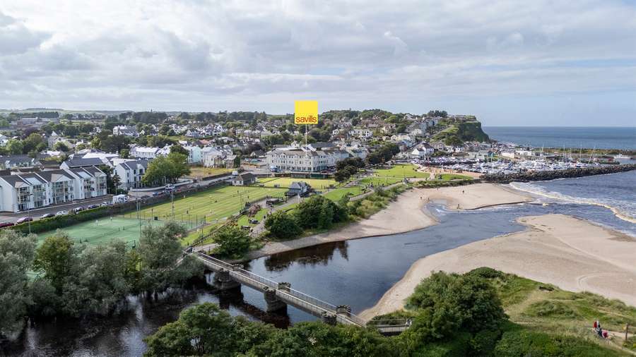 1-3 North St, Ballycastle à vendre - Photo du bâtiment - Image 1 de 1