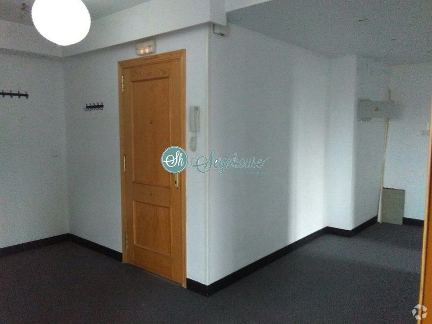 Office in La Lastrilla, Segovia for lease Interior Photo- Image 1 of 4