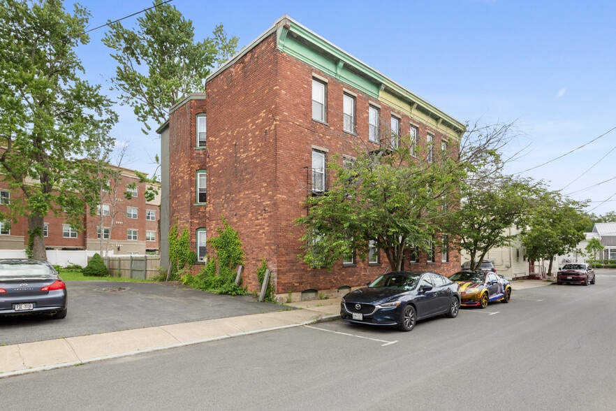 23 Monroe St, Schenectady, NY à vendre - Photo du bâtiment - Image 2 de 17