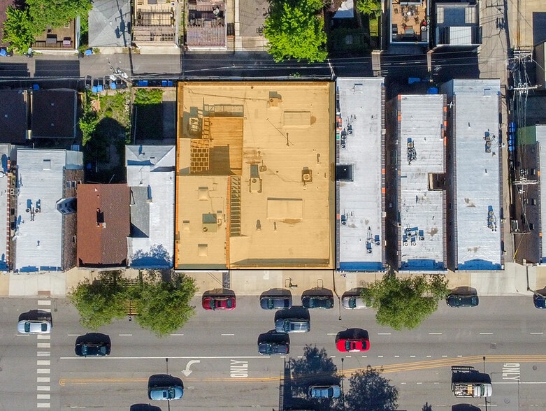 2147 N Western Ave, Chicago, IL for lease - Building Photo - Image 3 of 18