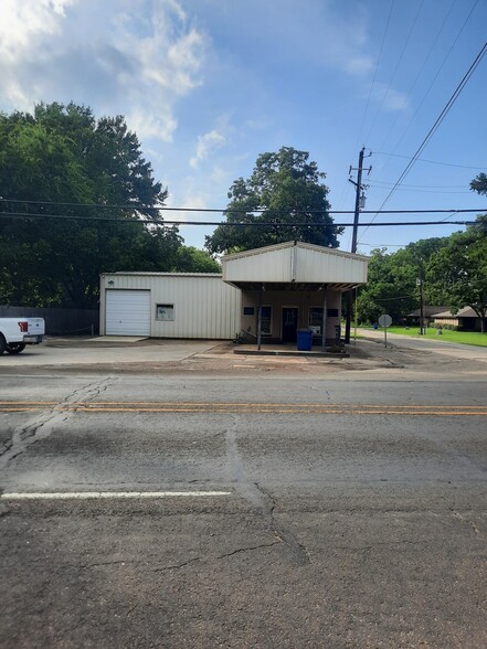 1124 E Houston Ave, Crockett, TX à vendre - Photo du b timent - Image 2 de 14