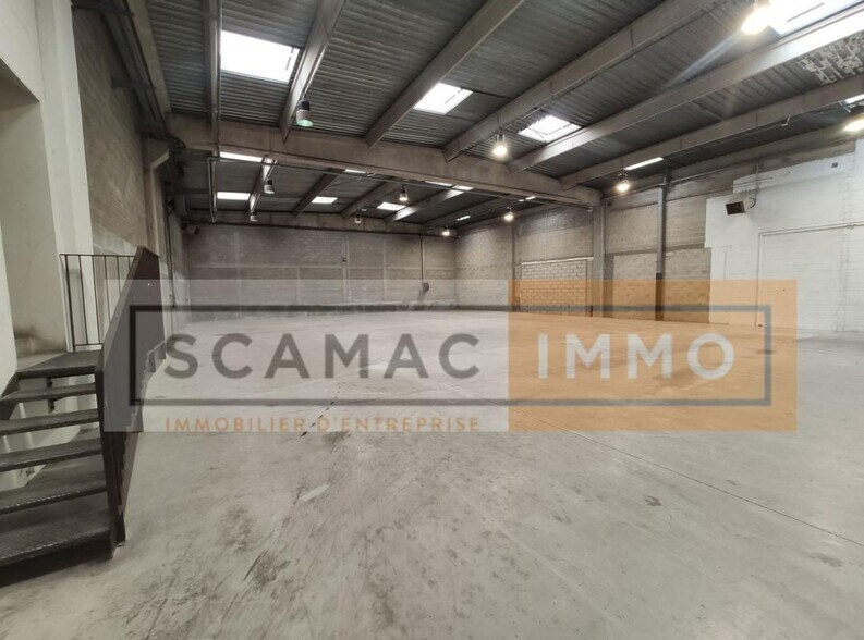 Industrial in Palaiseau for lease - Interior Photo - Image 3 of 5