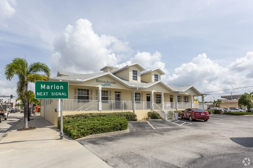 208 Tamiami Trl, Punta Gorda, FL à louer - Photo du bâtiment - Image 2 de 15