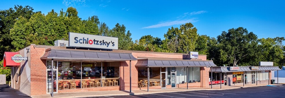 701-755 S Beckham Ave, Tyler, TX for lease - Building Photo - Image 3 of 4