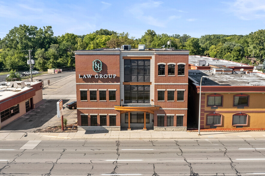 23756 Michigan Ave, Dearborn, MI for lease - Building Photo - Image 1 of 14