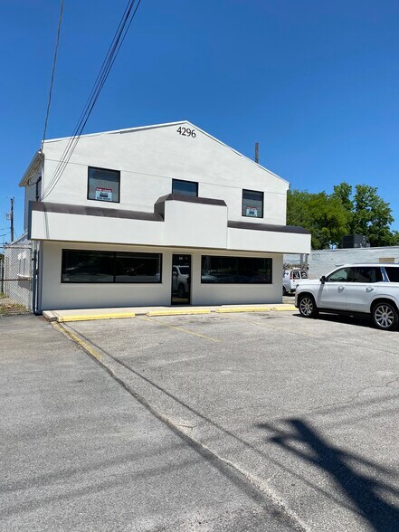4296 University Dr NW, Huntsville, AL à vendre - Photo du bâtiment - Image 1 de 3