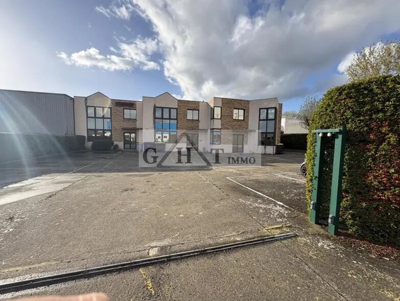 Office in BOISSY-L'AILLERIE for sale - Building Photo - Image 1 of 18