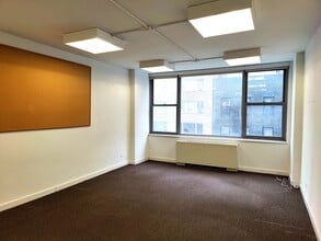 155 E 55th St, New York, NY for lease Interior Photo- Image 2 of 10