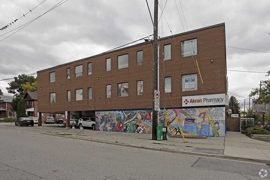 2318 Lake Shore Blvd W, Toronto, ON à vendre - Photo du bâtiment - Image 2 de 5