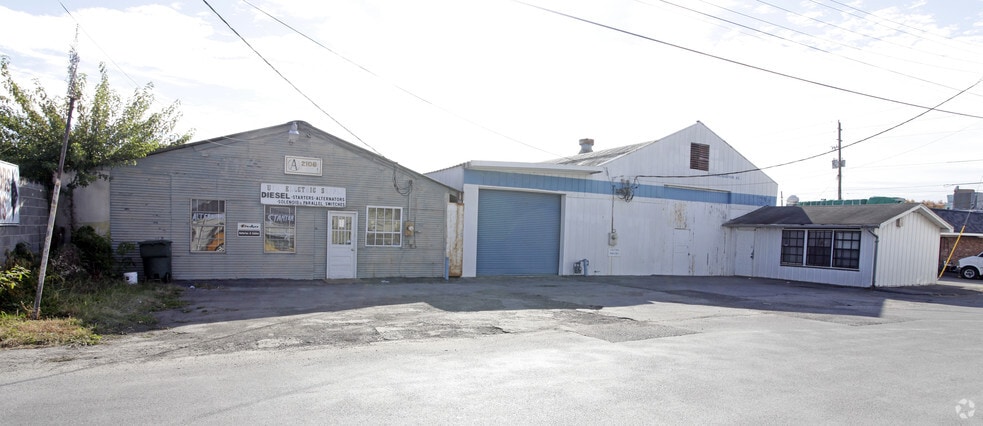 2106-2108 S Highland Park Ave, Chattanooga, TN à louer - Photo du bâtiment - Image 2 de 2