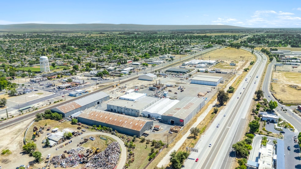 National Food Processing Portfolio portfolio of 5 properties for sale on LoopNet.ca - Building Photo - Image 2 of 6