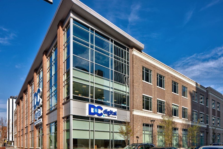 245 E Main St, Rochester, NY à louer - Photo du bâtiment - Image 1 de 22