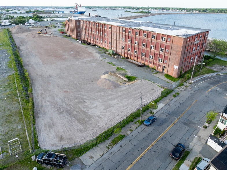 21 Cove St, New Bedford, MA à louer - Aérien - Image 1 de 11