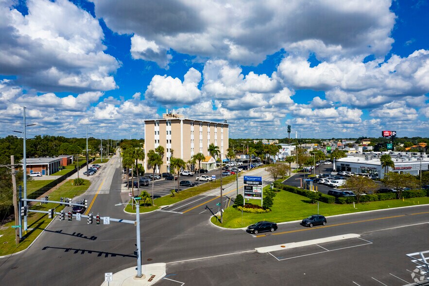 3825 Henderson Blvd, Tampa, FL à louer - Photo du bâtiment - Image 2 de 8