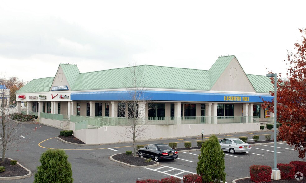 1075 State Route 34, Matawan, NJ à louer - Photo du bâtiment - Image 2 de 7