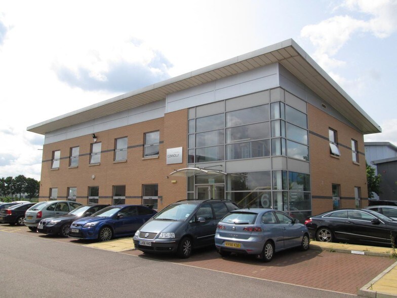 Whittle Way, Stevenage à louer - Photo du bâtiment - Image 2 de 18