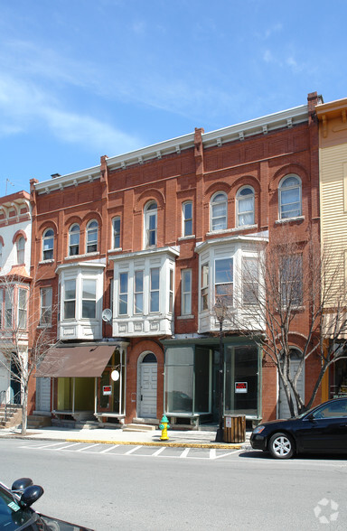 426-428 Warren St, Hudson, NY for sale - Primary Photo - Image 1 of 1