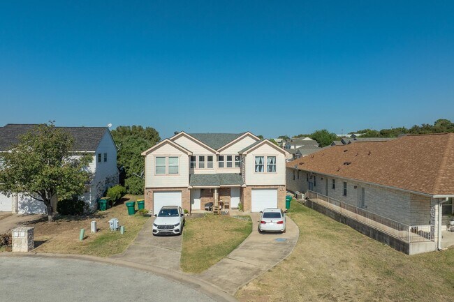 Plus de détails pour 1502 Claremont Cir, Marble Falls, TX - Multi-résidentiel à vendre