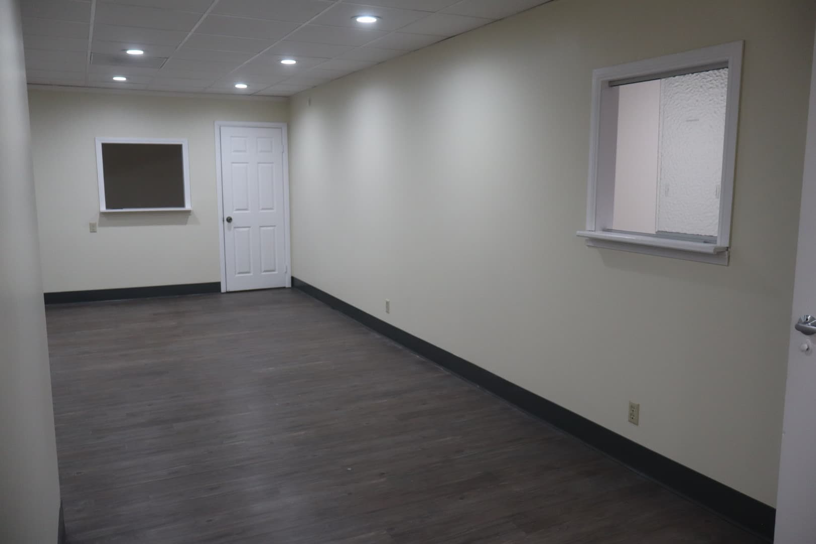 2621 S Bristol St, Santa Ana, CA for lease Interior Photo- Image 1 of 2