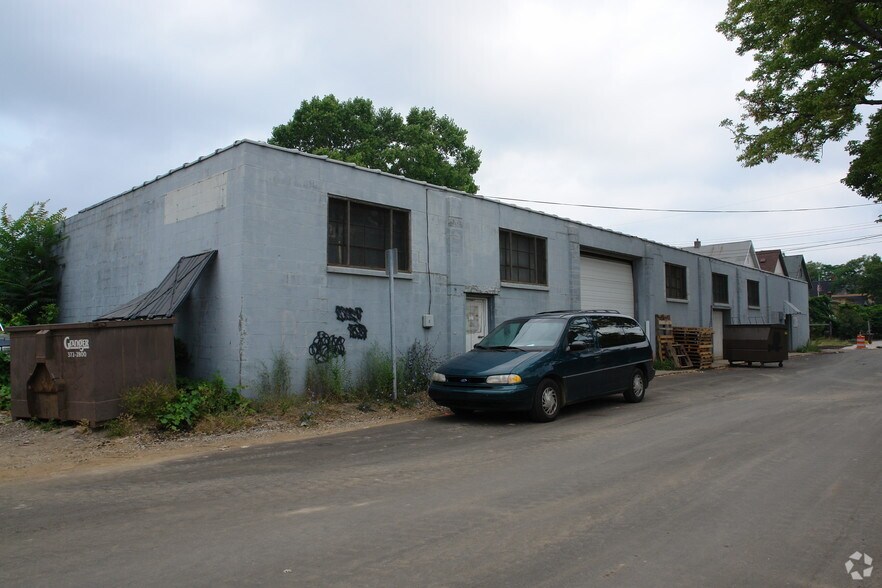 300 Hill St, Lansing, MI for lease - Building Photo - Image 2 of 2