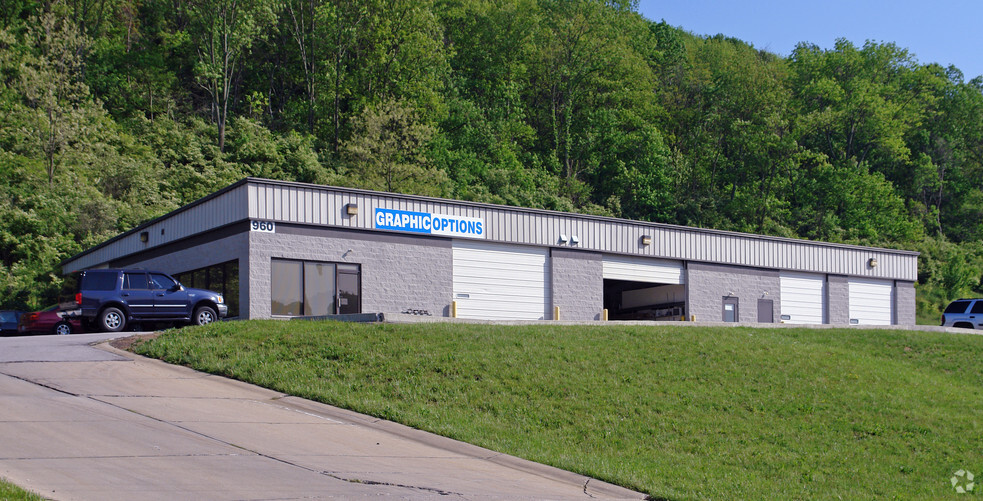 960 Helen Ruth Dr, Fort Wright, KY for lease - Primary Photo - Image 1 of 2