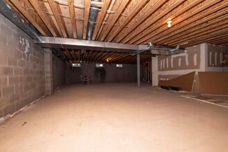 17-19 S Main St, Manville, NJ à vendre Photo intérieure- Image 1 de 10