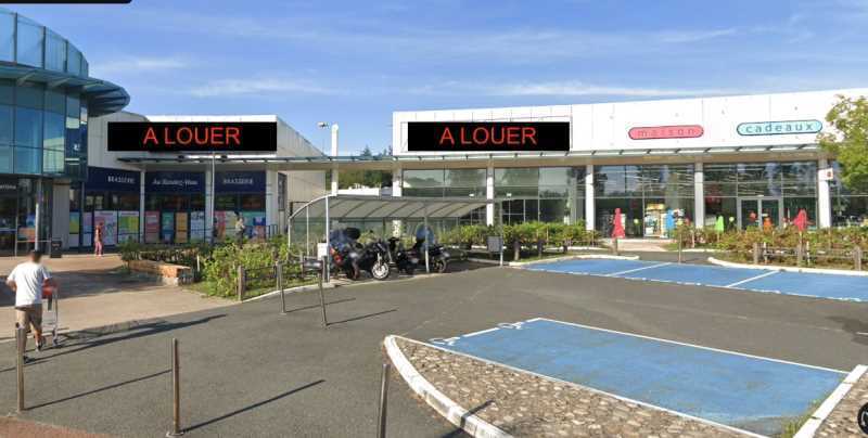 Avenue Charles De Gaulle, Mâcon for lease Building Photo- Image 1 of 3