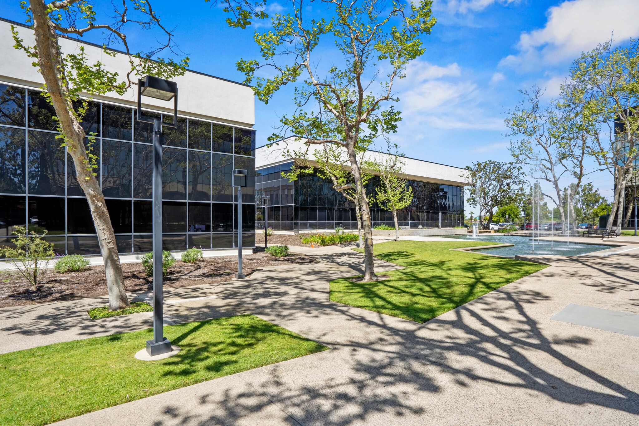 23421 S Pointe Dr, Laguna Hills, CA for lease Primary Photo- Image 1 of 9