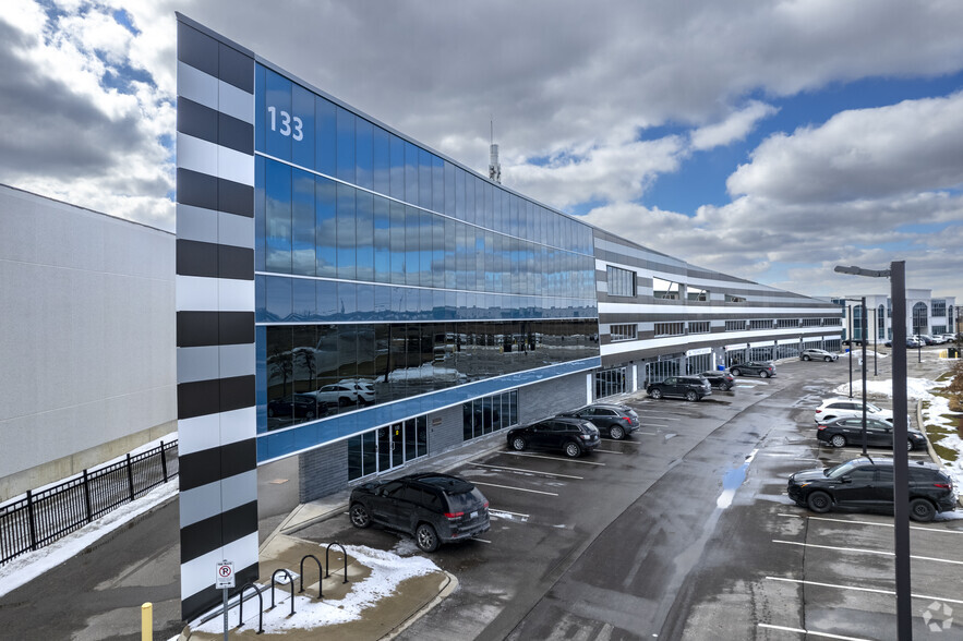 133 Milani Blvd, Vaughan, ON for lease - Primary Photo - Image 1 of 6