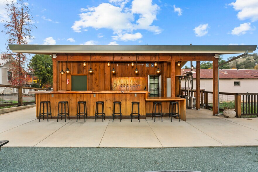 14141 Old Rte 49, Amador City, CA à vendre - Photo du bâtiment - Image 2 de 38