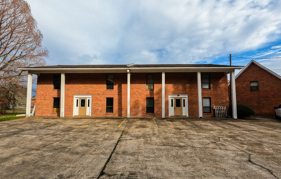 1759 Louisville Rd, Starkville, MS à vendre - Photo du bâtiment - Image 1 de 1