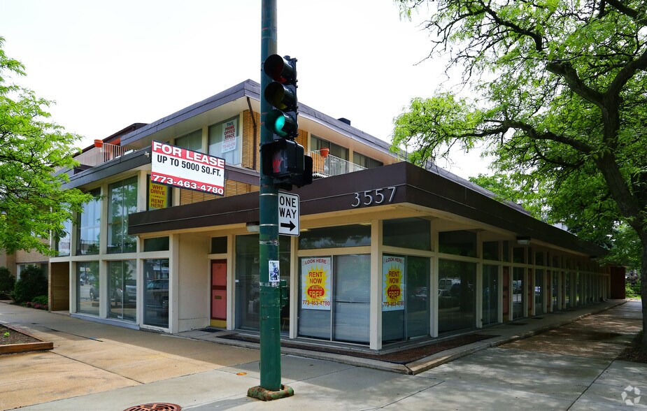 3553-3559 W Peterson Ave, Chicago, IL à louer - Photo du bâtiment - Image 3 de 8
