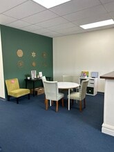 63-17 Metropolitan Ave, Middle Village, NY à louer Photo intérieure- Image 1 de 10