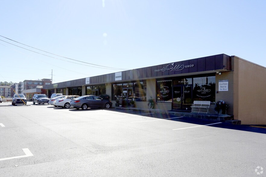 203-213 Hilderbrand Dr NE, Atlanta, GA à louer - Photo du bâtiment - Image 2 de 7