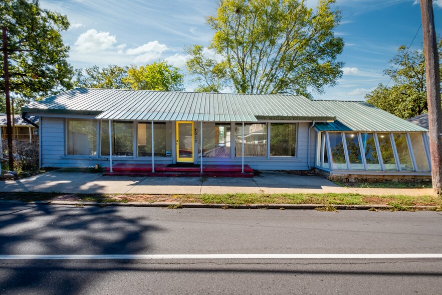 2017 Kavanaugh Rd, Little Rock, AR à louer - Photo du bâtiment - Image 1 de 26