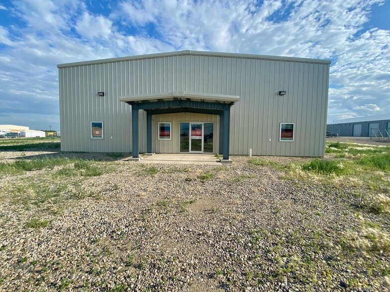 401 5th Street SE, Tioga, ND for sale - Building Photo - Image 1 of 17
