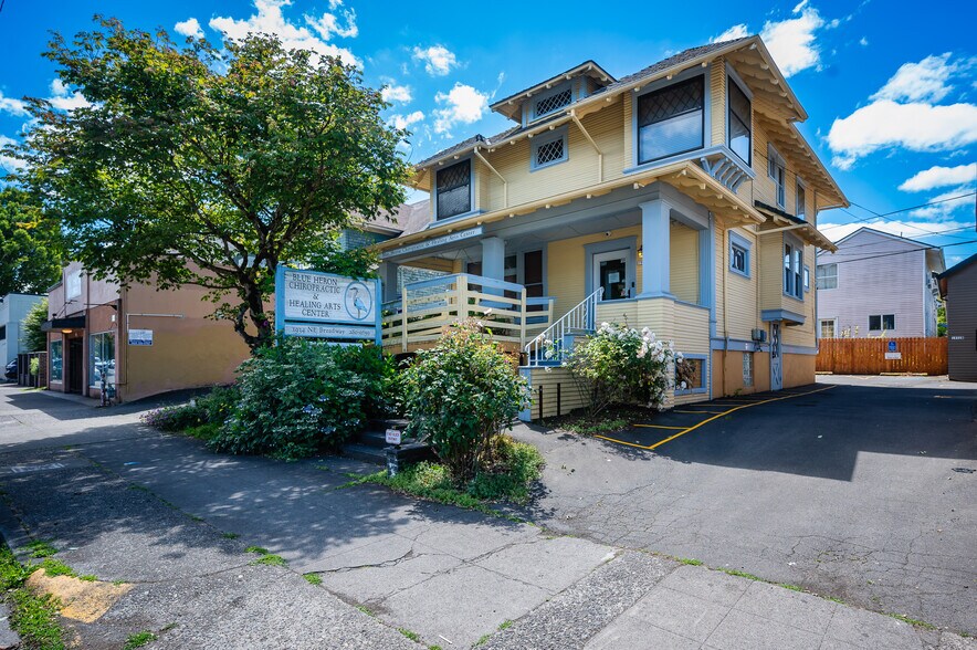 1934 NE Broadway St, Portland, OR à vendre - Photo du bâtiment - Image 1 de 29