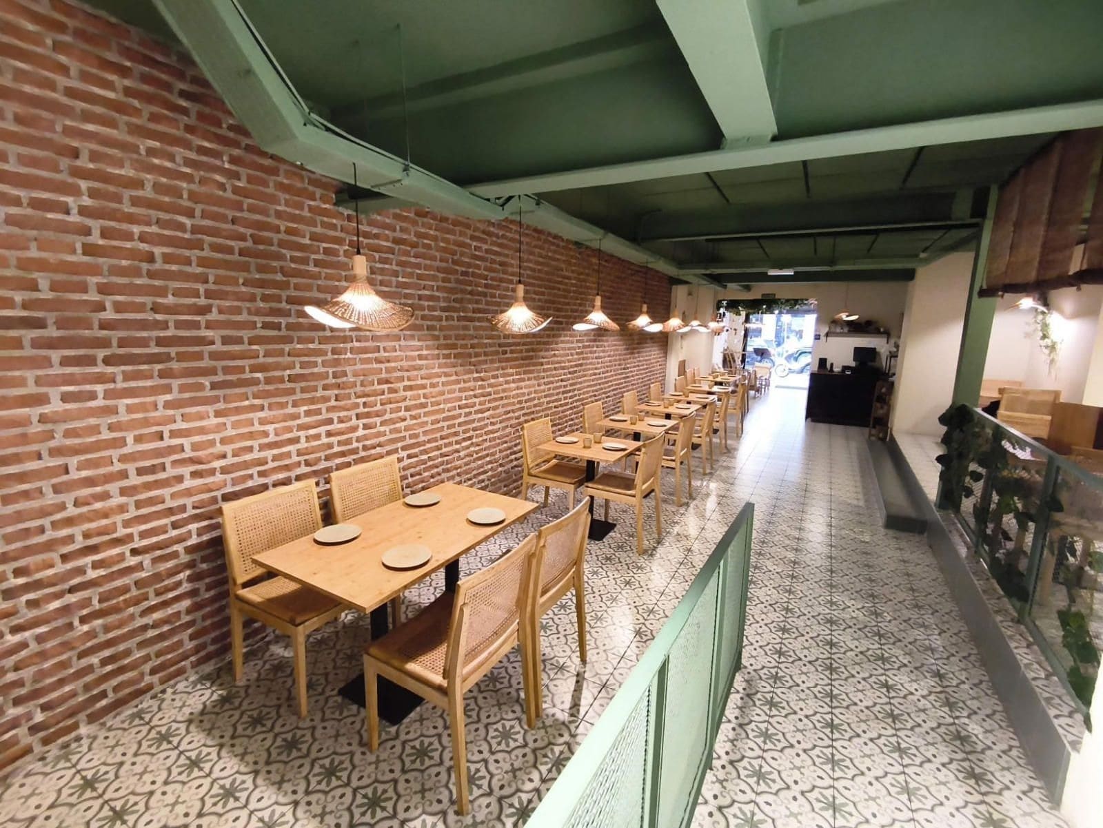 Retail in Barcelona, Barcelona for lease Interior Photo- Image 1 of 26