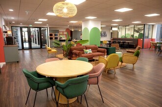 100 Terrasse Boieldieu, Puteaux for lease Building Photo- Image 1 of 44