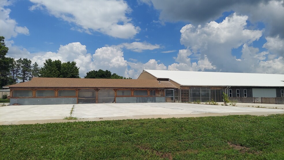 264 E 2100th Rd, Wellsville, KS for lease - Building Photo - Image 2 of 18