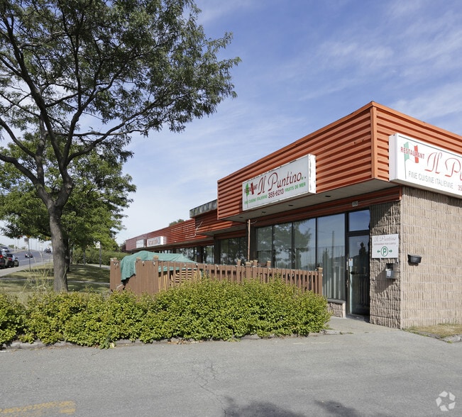 7751-7911 Boul Roi-René, Montréal, QC à louer - Photo du bâtiment - Image 3 de 5