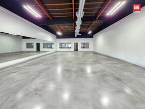 9631-9725 Reseda Blvd, Northridge, CA for lease Interior Photo- Image 1 of 4