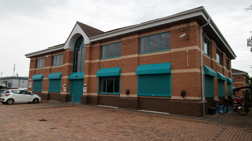 Tancred Clos, Leamington Spa for lease - Building Photo - Image 2 of 8