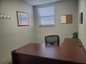 1118 Hampton Ave, Saint Louis, MO for lease Interior Photo- Image 1 of 2