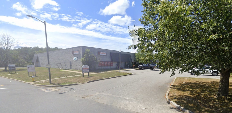 11 Farber Dr, Bellport Village, NY for lease - Building Photo - Image 1 of 1