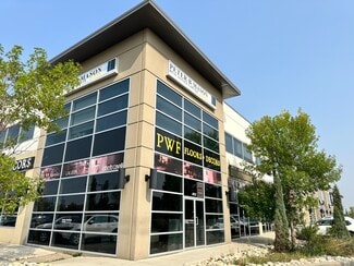 Plus de détails pour 4926 Roper Rd NW, Edmonton, AB - Commerce de détail à louer
