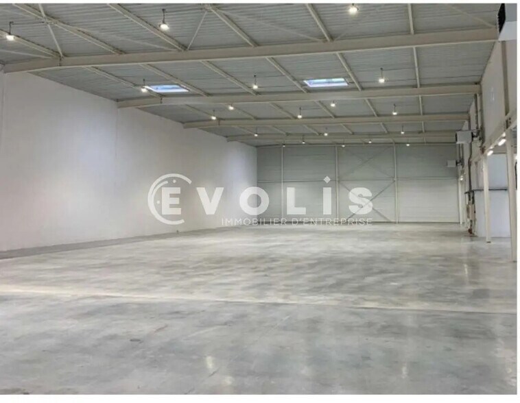 27 Avenue De La Baltique, Villebon-sur-Yvette for lease - Building Photo - Image 3 of 16