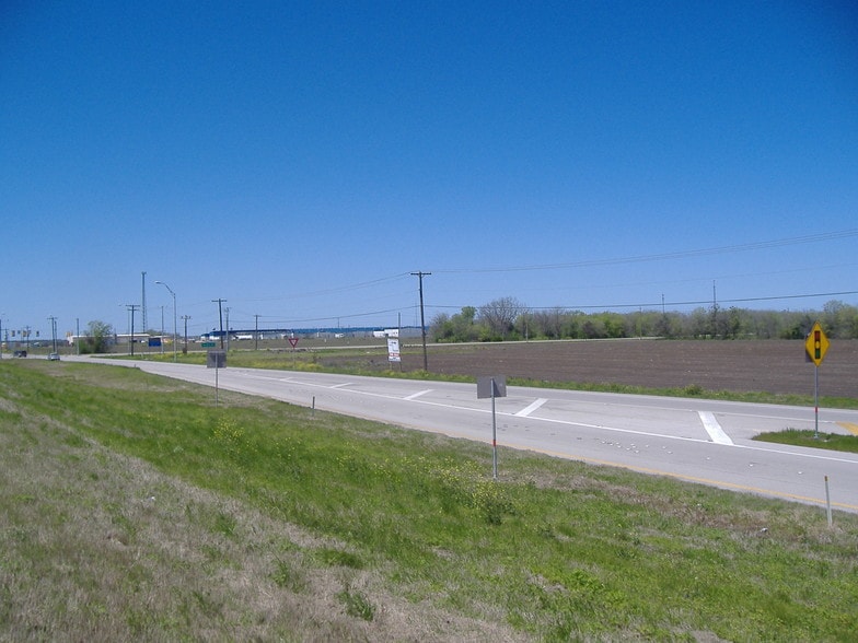 IH 10 & Bus 123, Seguin, TX à vendre - Photo du bâtiment - Image 3 de 16