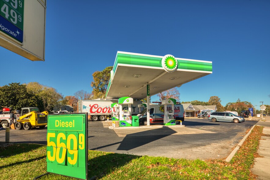 343 Woodland Rd, Hampton, VA à vendre - Photo du bâtiment - Image 1 de 7